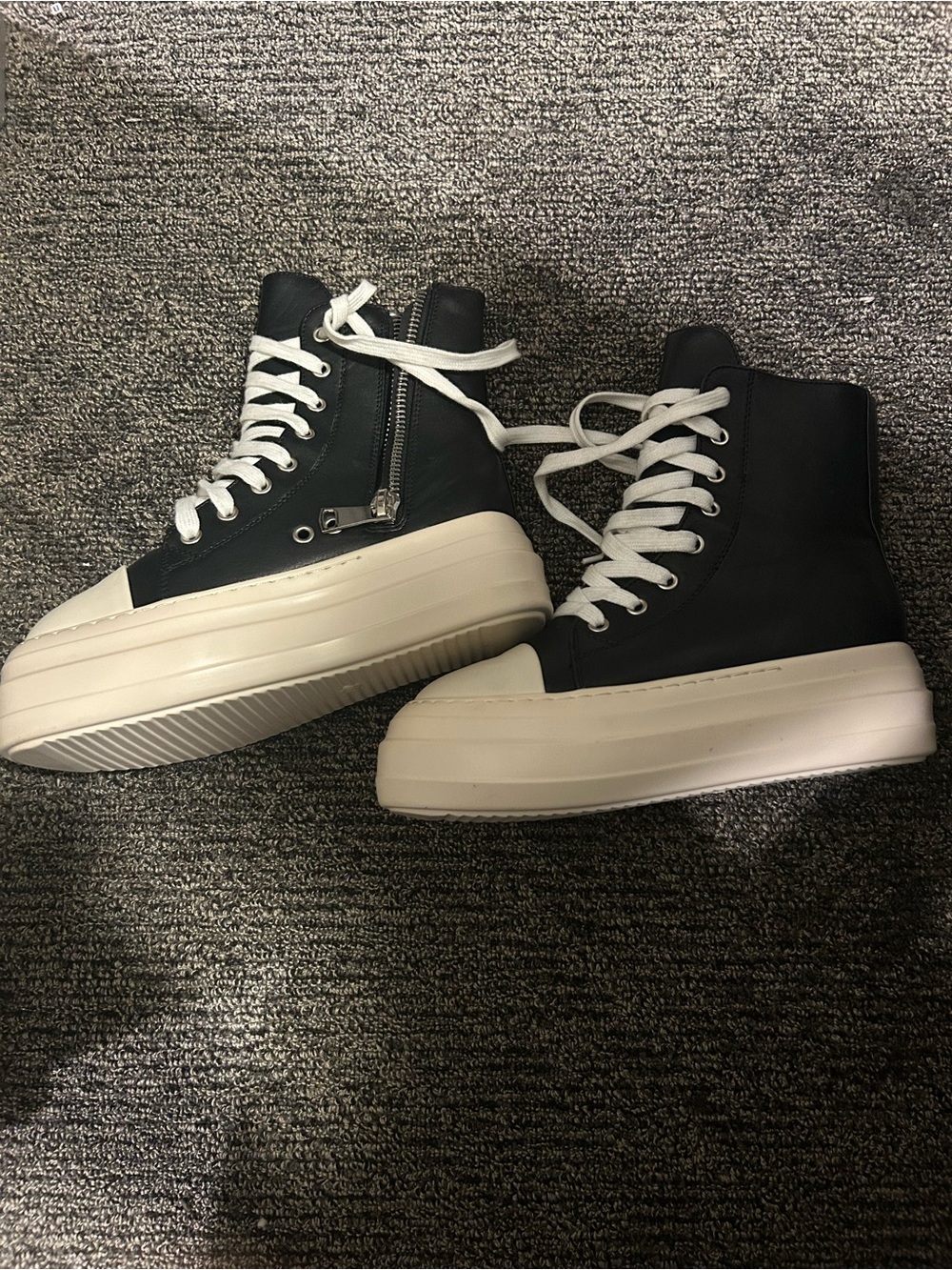 Platform High-Top Sneakers with White Sole and Laces